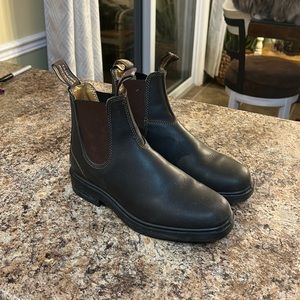 Blundstone boots, size 5. Style #500